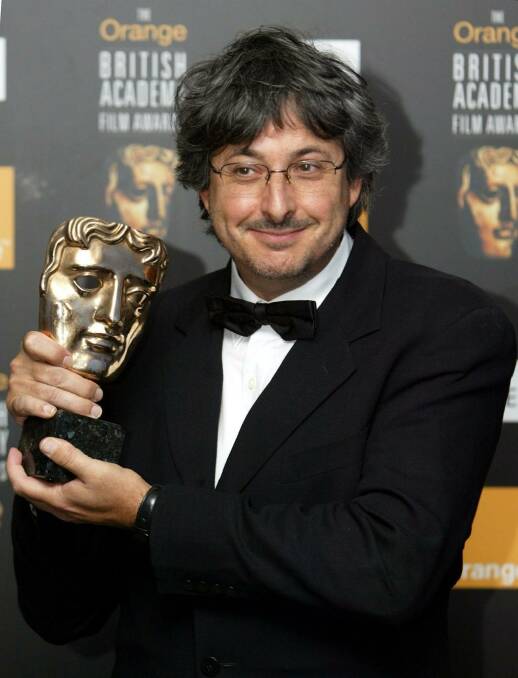 Andrew Lesnie with his BAFTA for <i>Lord of the Rings</i> in 2004. Photo: Toby Melville
