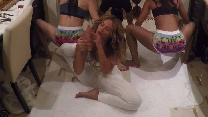 Beyonce's foot phone has a direct line to God and a better battery life than the iPhone 6.