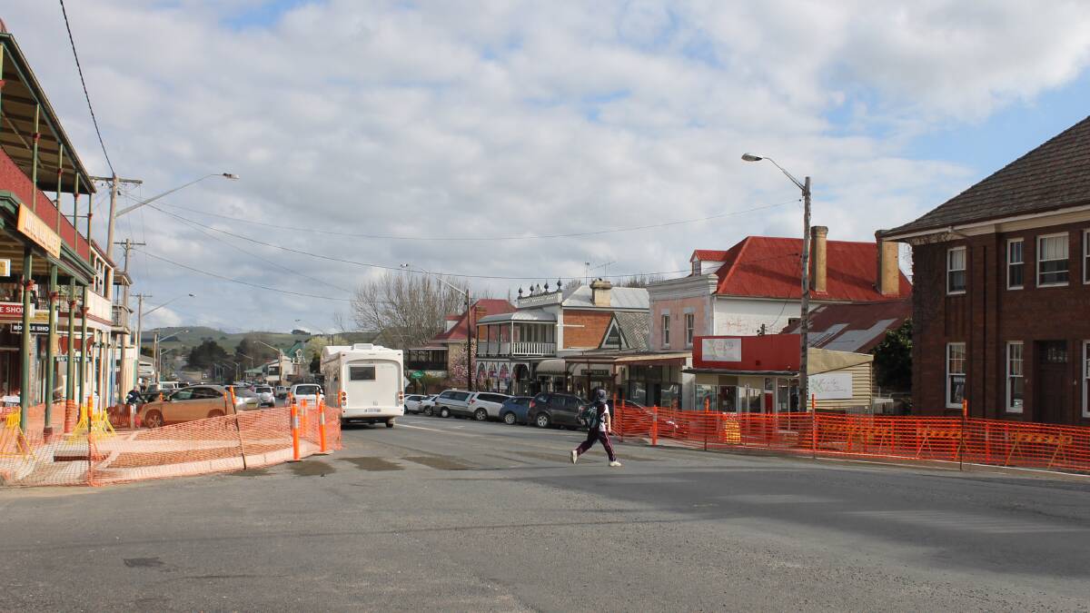 Temporary arrangements for Braidwood crossings until compliant lighting can be installed.