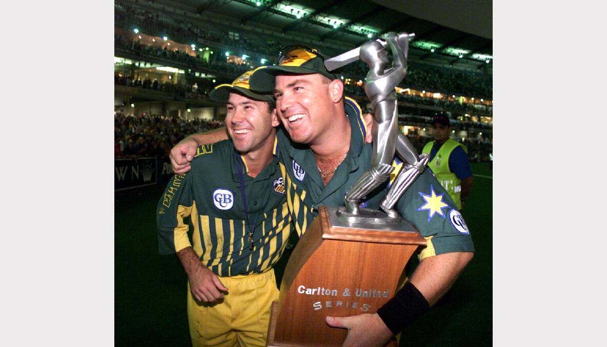 Shane Warne and Ricky Ponting celebrate a win in the Australia v England one-day Test in 1999. Photo: VINCE CALIGIURI
