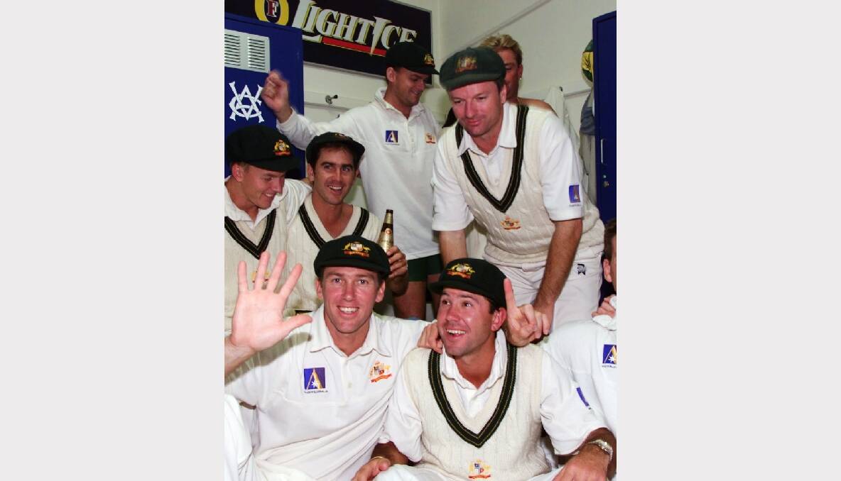Ponting, centre, celebrates a win over India in 1999. Photo: VINCE CALIGIURI