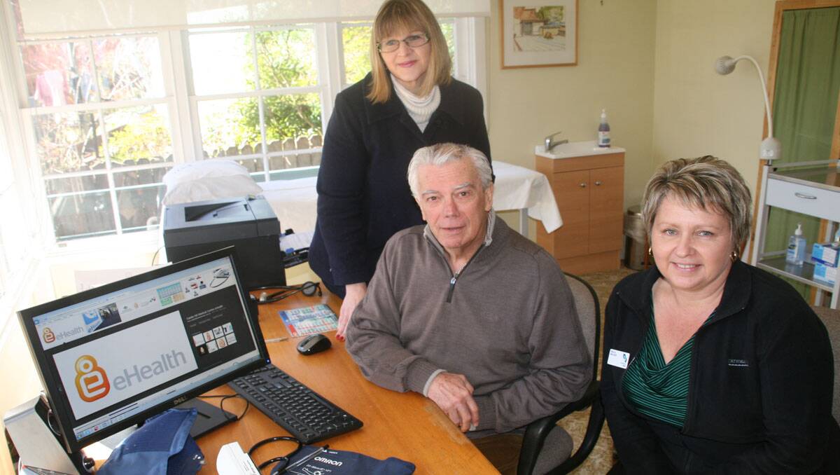 Wilson Street Surgery’s Dr David Sutherland with Practice Manager Liddy Timmins and Paula Walker from Medicare Local. 