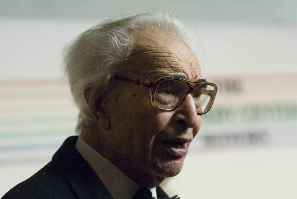 Dave Brubeck speaks with reporters on the red carpet before the 32nd Kennedy Center Honors at Kennedy Center Hall of States on December 6, 2009 in Washington, DC. Photo by Kris Connor/Getty Images