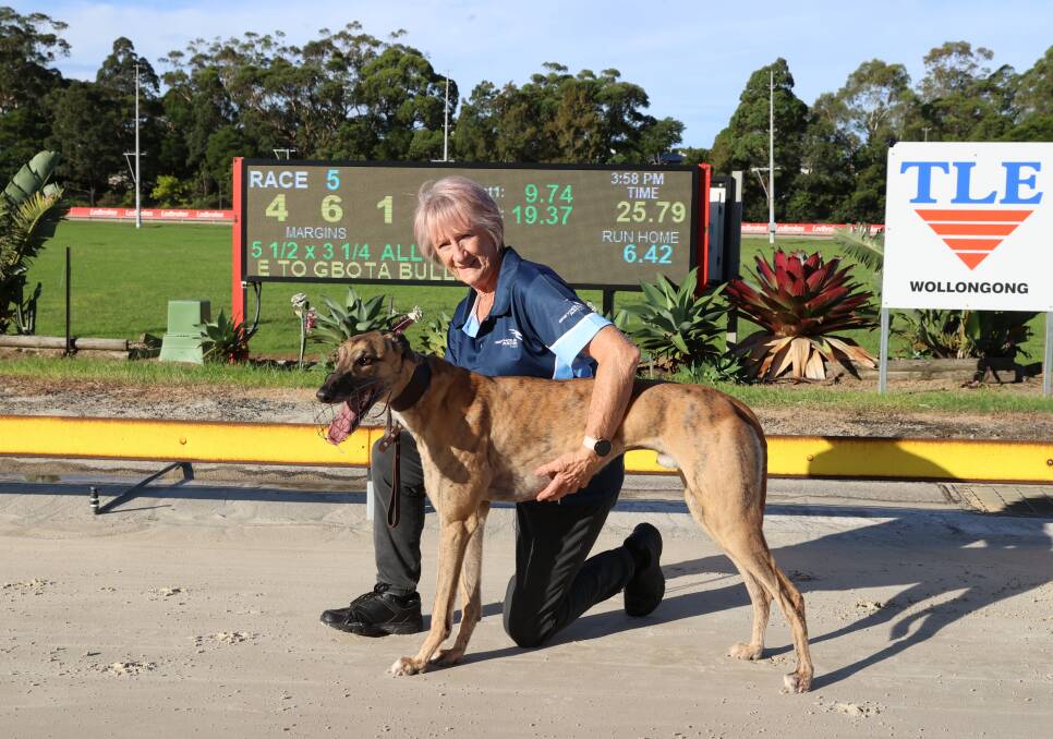 Denice Warren with Mowski Star after his record run at Bulli. Picture supplied
