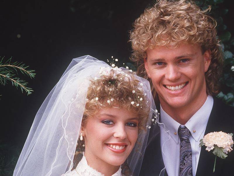 Kylie Minogue and Jason Donovan will appear as Charlene and Scott in the final Neighbours episode.