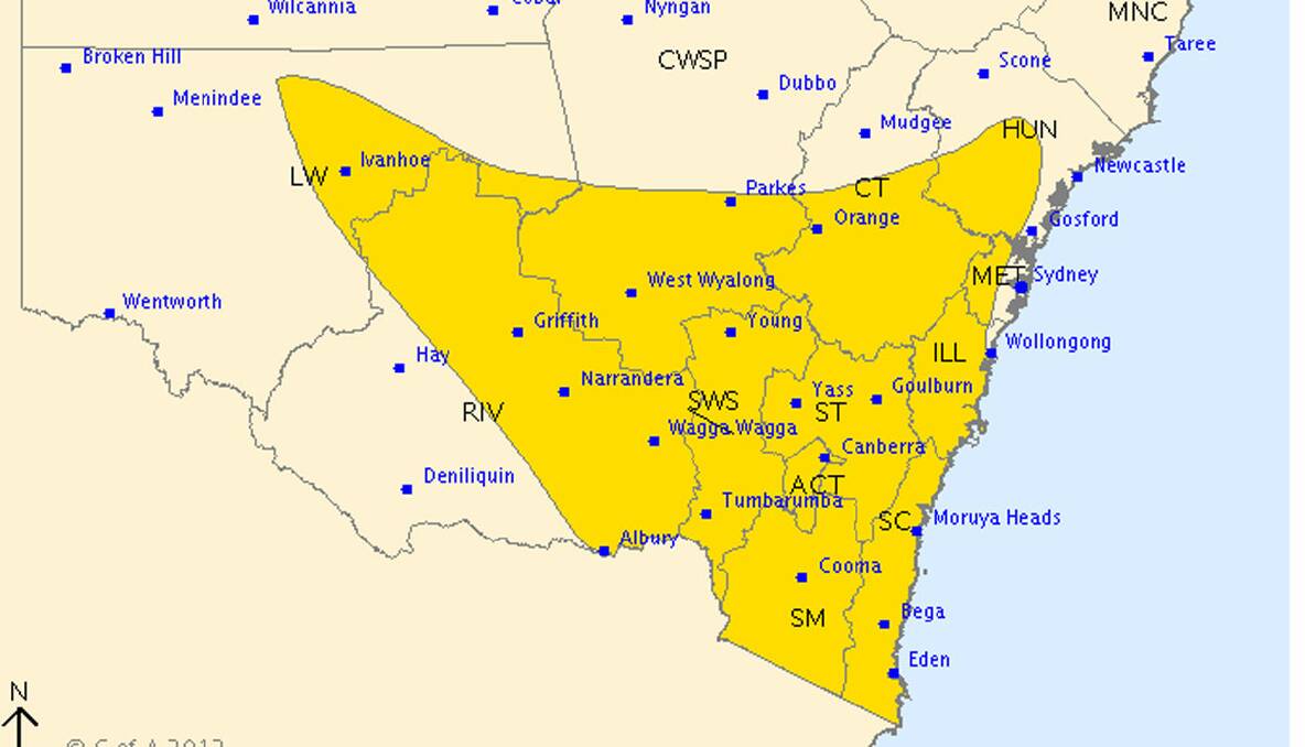 Severe thunderstorm warning for large hailstones and damaging winds