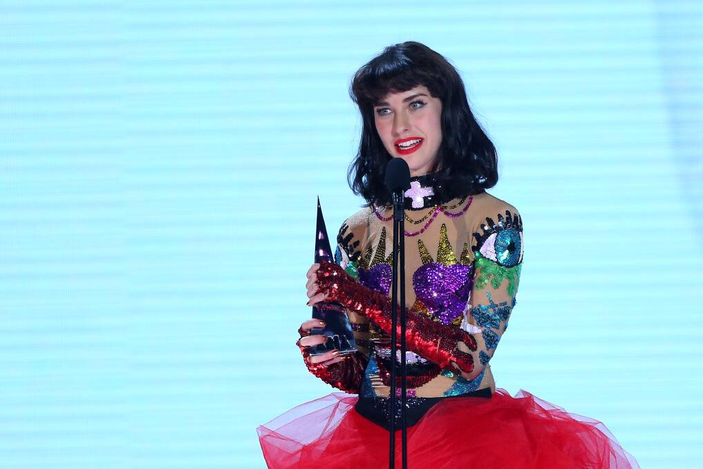 Kimbra celebrates winning the ARIA for best Female artist at the 26th Annual ARIA Awards 2012. Photo by Don Arnold/Getty Images
